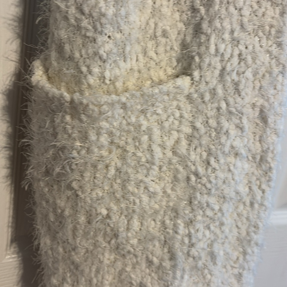 Soma white shoulder wrap shawl with pockets one size NWOT - Picture 5 of 7